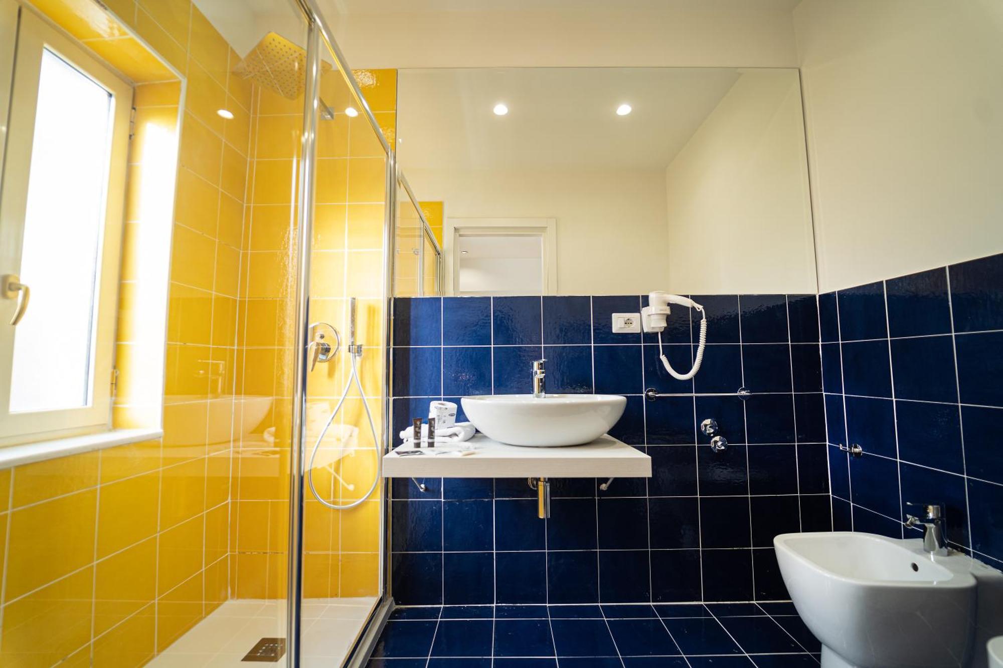 Le 4 Stagioni Dante H Centro, By Clapa Group Guest house Naples