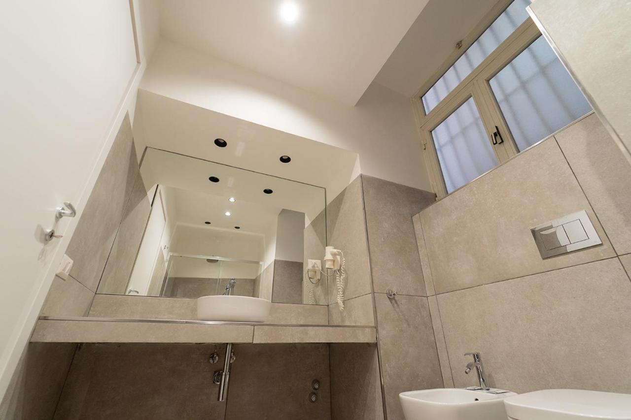 Le 4 Stagioni Dante H Centro, By Clapa Group Maison d'hôtes 2*