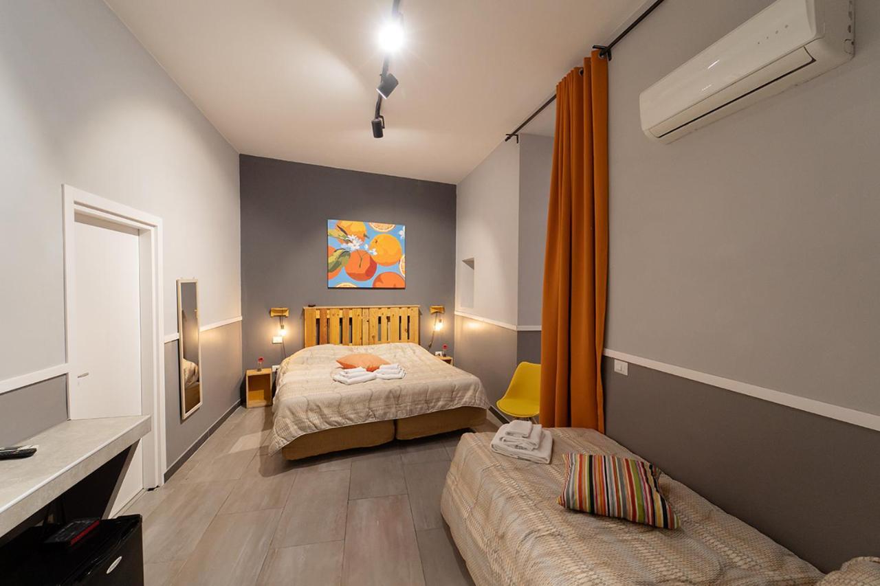 Le 4 Stagioni Dante H Centro, By Clapa Group Maison d'hôtes Naples