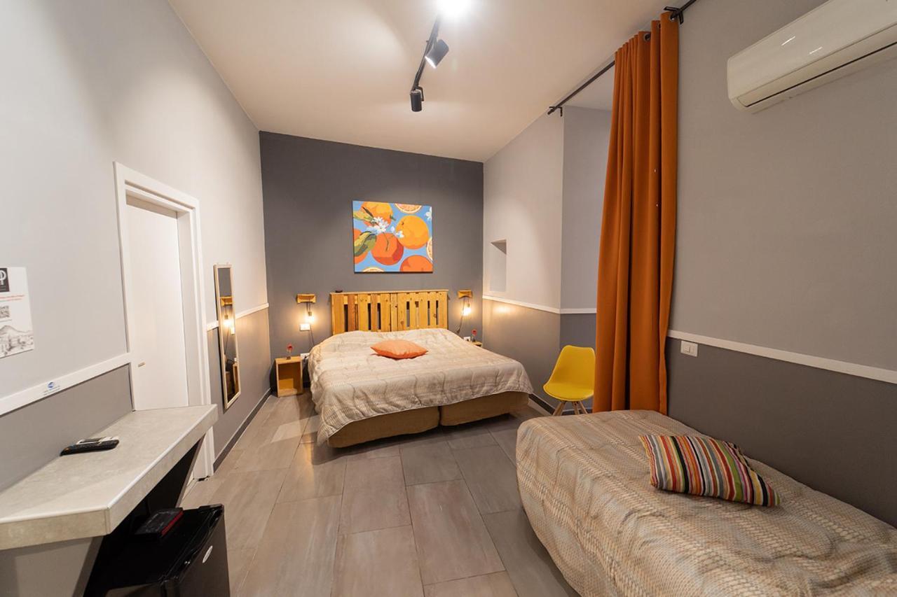 Le 4 Stagioni Dante H Centro, By Clapa Group Maison d'hôtes