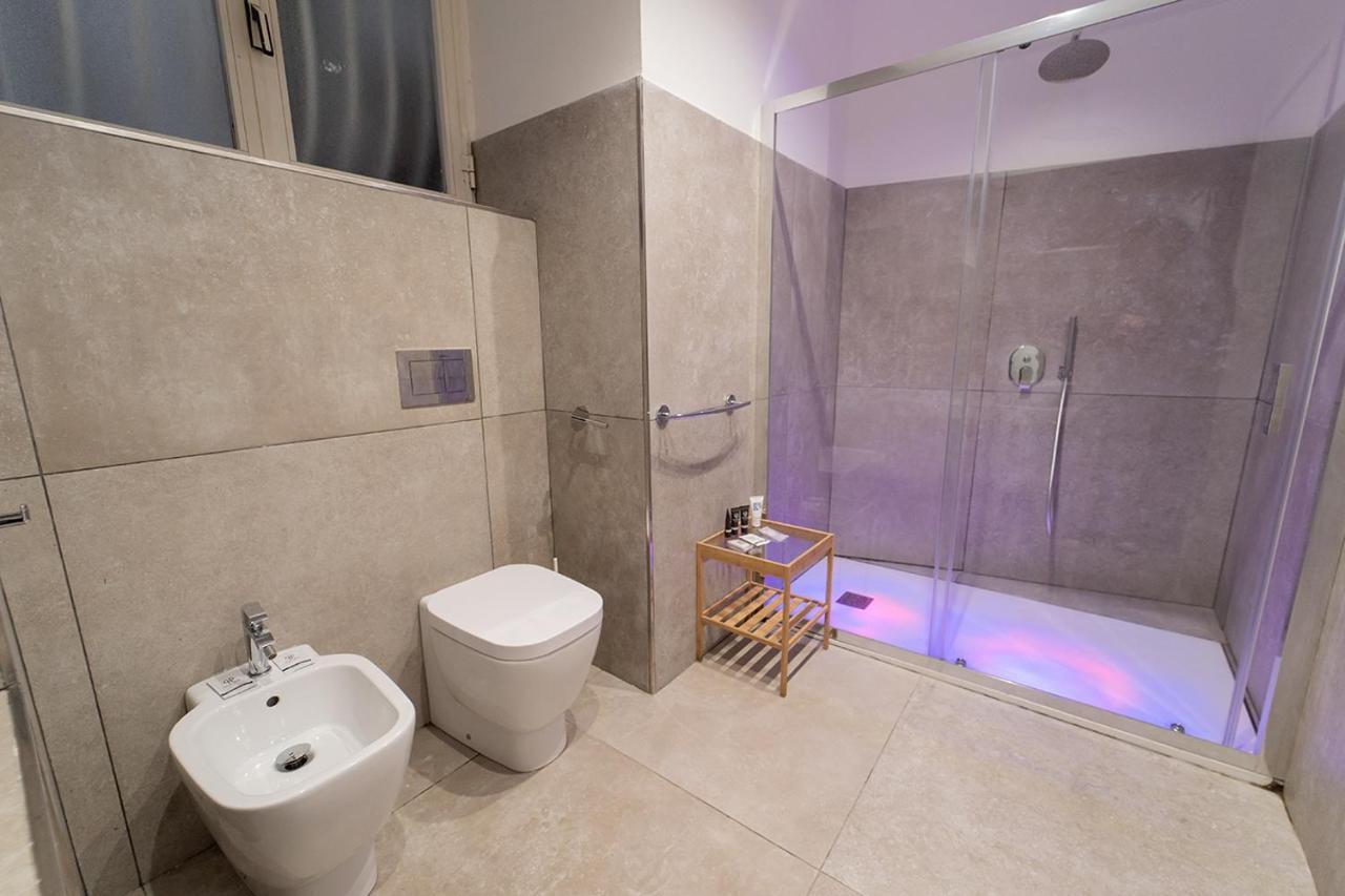 Le 4 Stagioni Dante H Centro, By Clapa Group Maison d'hôtes Naples