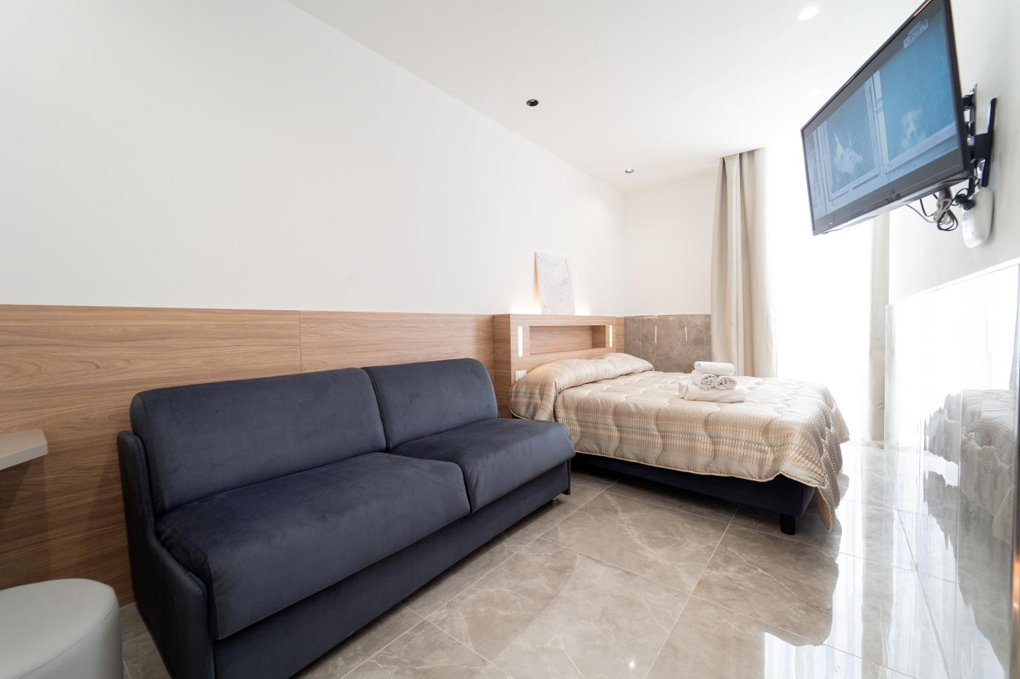 Le 4 Stagioni Dante H Centro, By Clapa Group 2* Napels